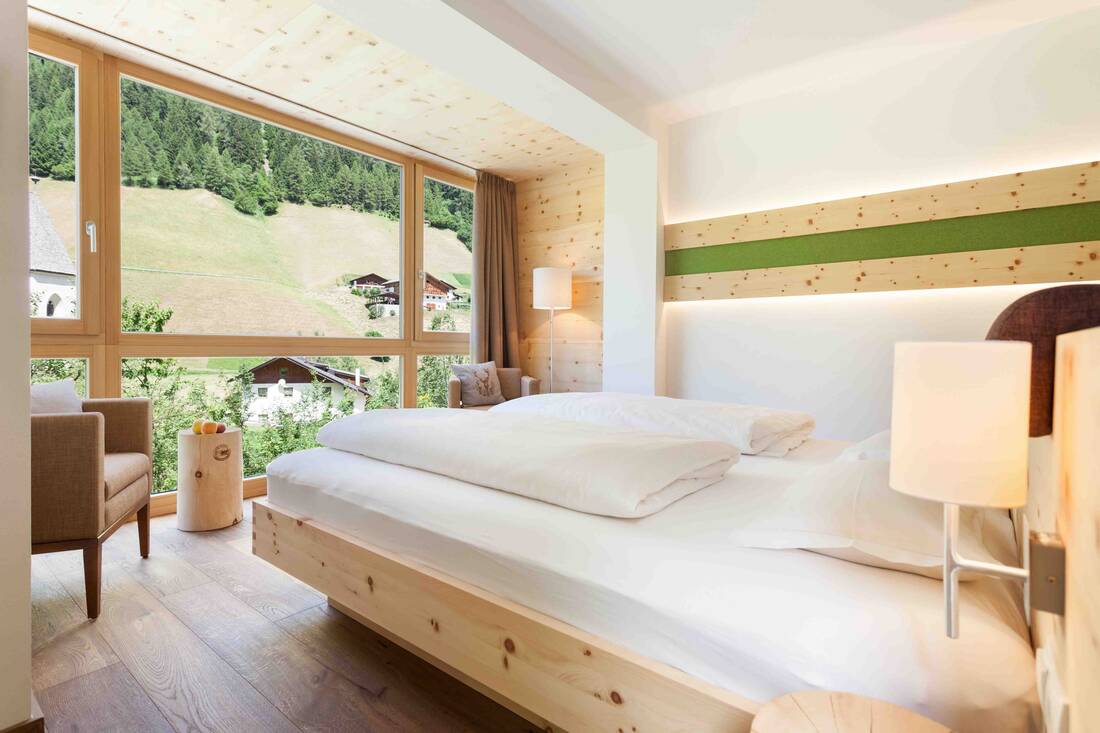 Zirbenzimmer Suite Naturhotel Rainer Jaufental Südtirol