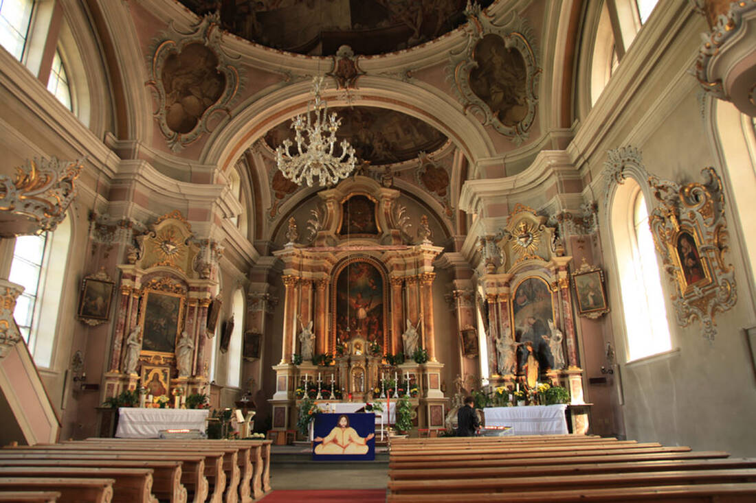 Innenansicht Pfarrkirche von St. Vigil in Enneberg