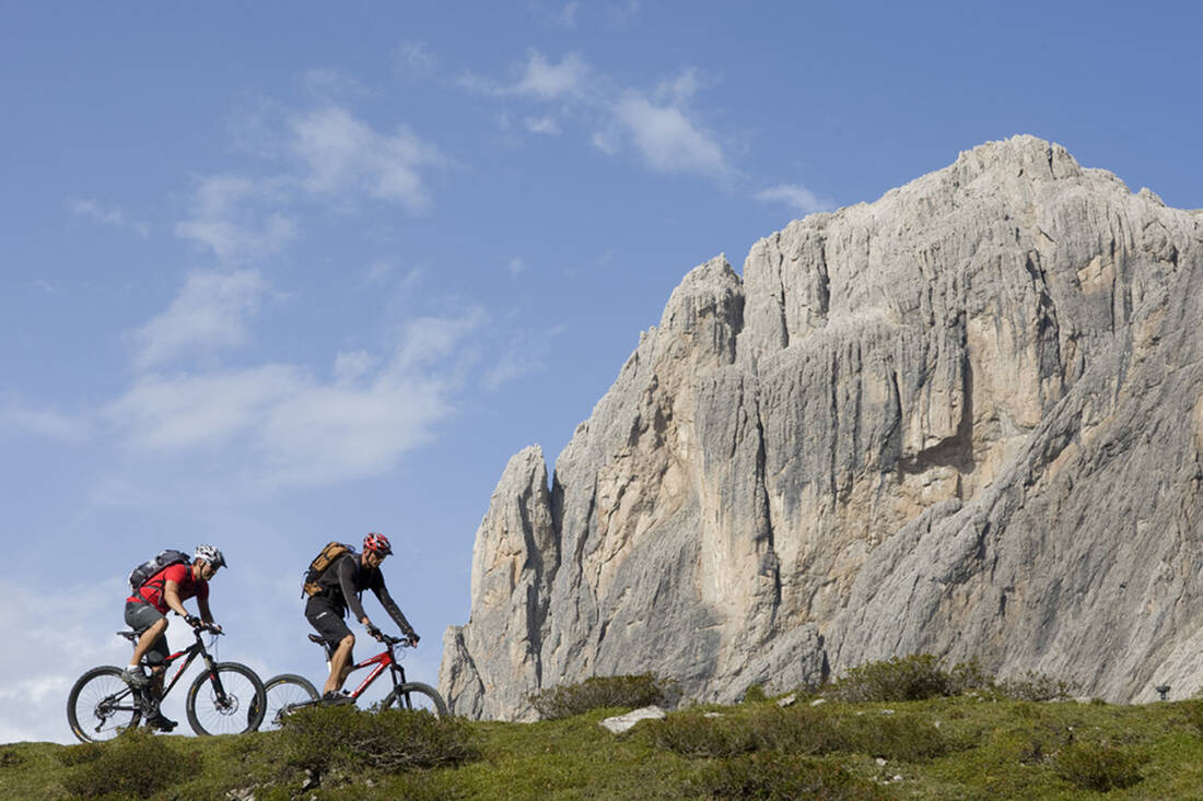 Mountainbiker in den Lienzer Dolomiten
