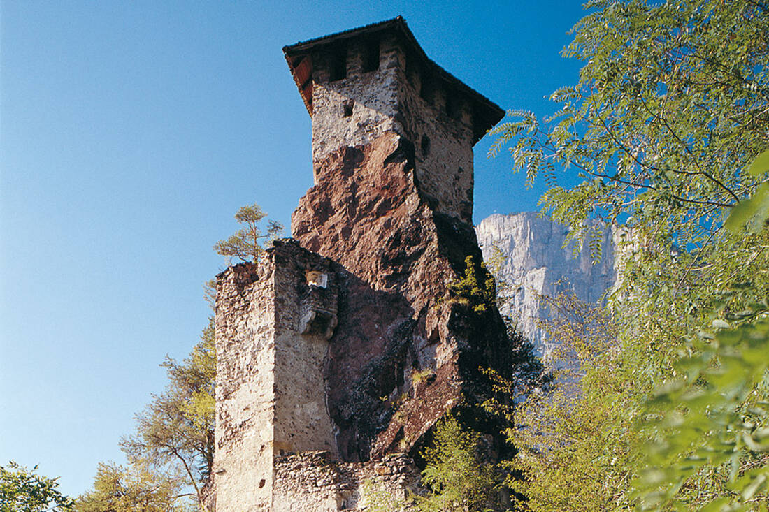 Ruine Festenstein in Andrian