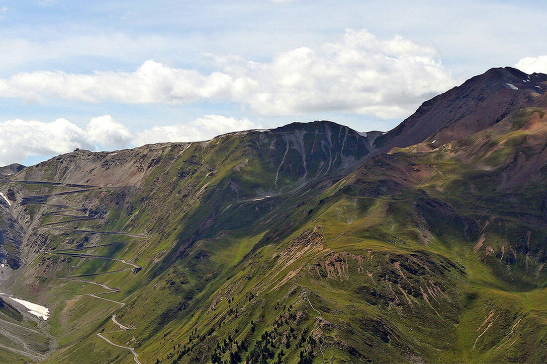 Stilfser Joch (links) und Rötlspitze (ganz rechts)