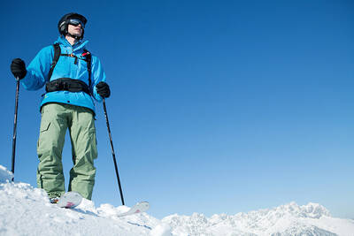 Tiefschnee Skifahrer in der Region wilder Kaiser